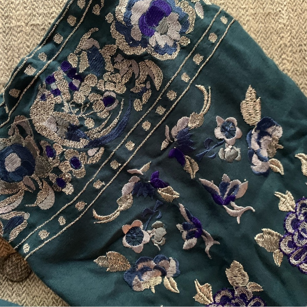 Metallic embroidered duster - Picture 3 of 6
